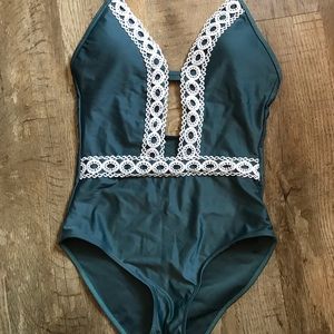 Green with lace accent swim suit